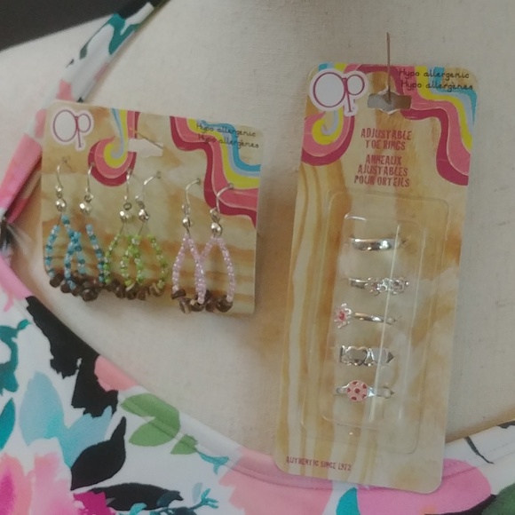 NWT OP Toe Rings and Trio of Earrings Boho - Picture 4 of 6